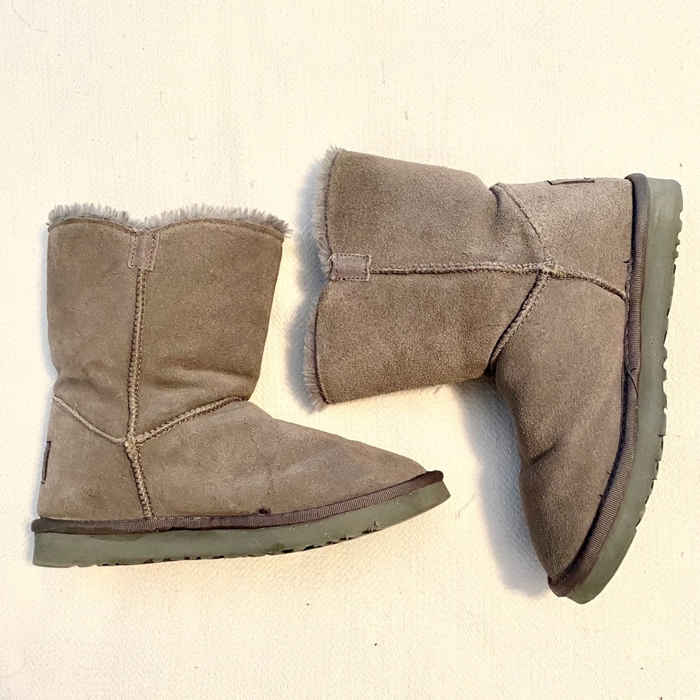 UGG Bailey Button Boots - Picture 3 of 5